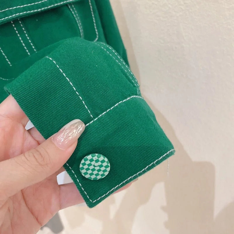 𝐶𝑎𝑠𝑢𝑎𝑙 𝐵𝑢𝑡𝑡𝑜𝑛 𝐷𝑜𝑤𝑛 𝐺𝑟𝑒𝑒𝑛 𝐷𝑒𝑛𝑖𝑚 𝐽𝑎𝑐𝑘𝑒𝑡