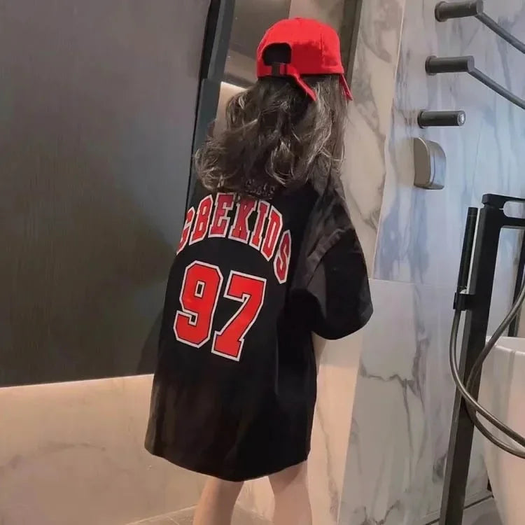 𝑀𝑒𝑑𝑖𝑢𝑚-𝑙𝑒𝑛𝑔𝑡ℎ 𝐶𝑎𝑠𝑢𝑎𝑙 𝑆𝑢𝑚𝑚𝑒𝑟 𝐿𝑜𝑜𝑠𝑒 𝑆ℎ𝑜𝑟𝑡 𝑆𝑙𝑒𝑒𝑣𝑒𝑑 𝐷𝑟𝑒𝑠𝑠