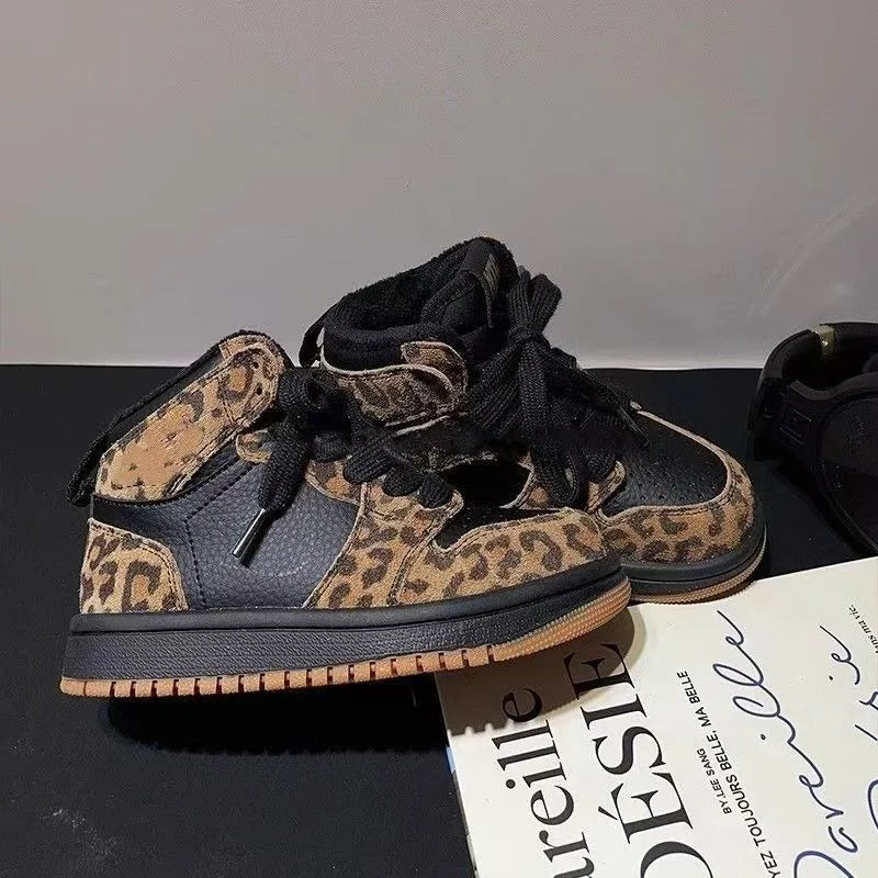 Boys and Girls High Top Board Shoes 2025 Autumn and Winter Children's Fleece Casual Sports Shoes, Girls' Fashionable Flat Shoes