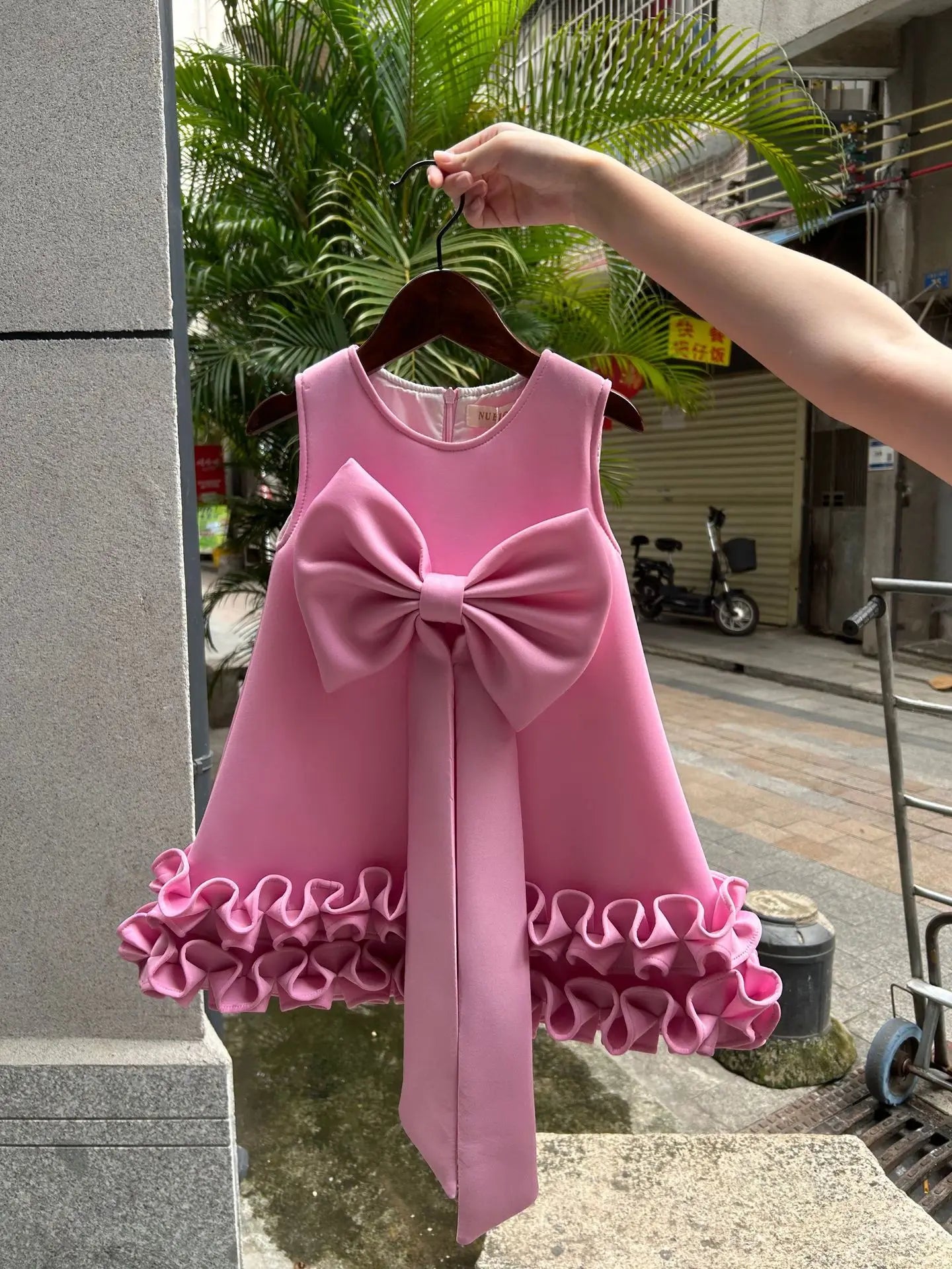 Elegant Baby Girl First Birthday Dress Princess Party Gown Floral Lace Bowknot Design Breathable Comfortable Celebration Outfit