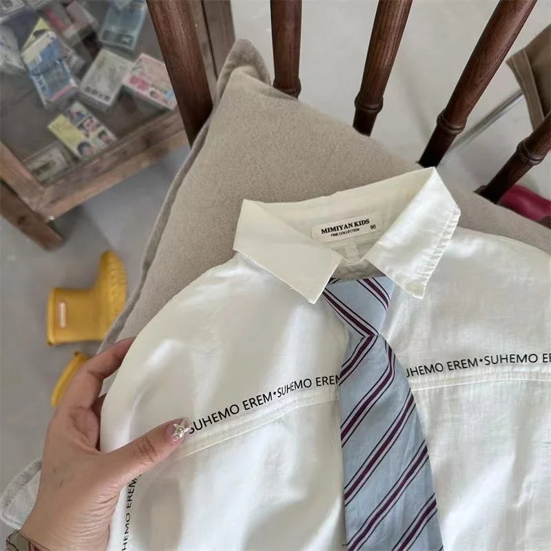 𝐶ℎ𝑖𝑙𝑑𝑟𝑒𝑛’𝑠 𝐿𝑜𝑛𝑔 𝑠𝑙𝑒𝑒𝑣𝑒𝑑 𝑊ℎ𝑖𝑡𝑒 𝑆ℎ𝑖𝑟𝑡 + 𝑇𝑖𝑒