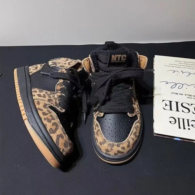 Boys and Girls High Top Board Shoes 2025 Autumn and Winter Children's Fleece Casual Sports Shoes, Girls' Fashionable Flat Shoes