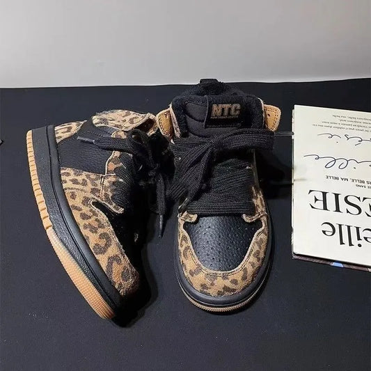 Boys and Girls High Top Board Shoes 2025 Autumn and Winter Children's Fleece Casual Sports Shoes, Girls' Fashionable Flat Shoes