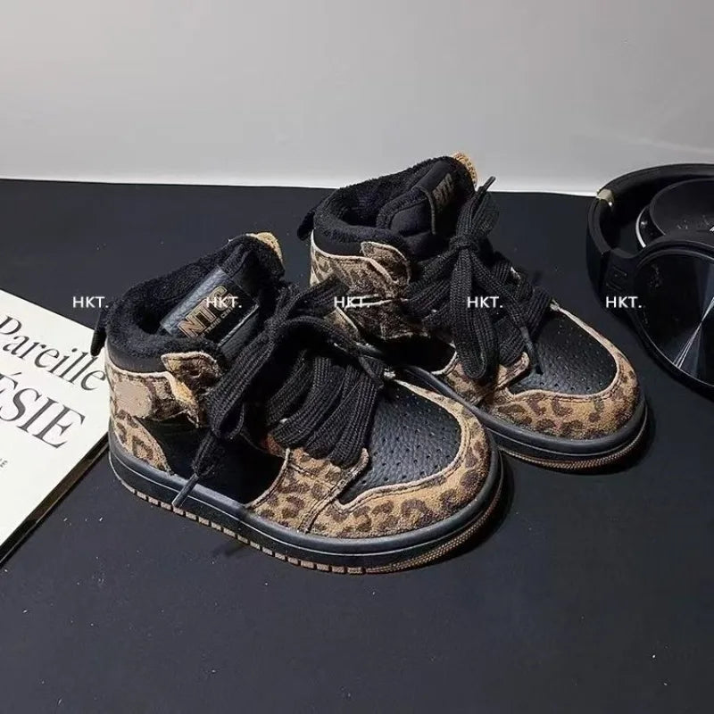 Boys and Girls High Top Board Shoes 2025 Autumn and Winter Children's Fleece Casual Sports Shoes, Girls' Fashionable Flat Shoes