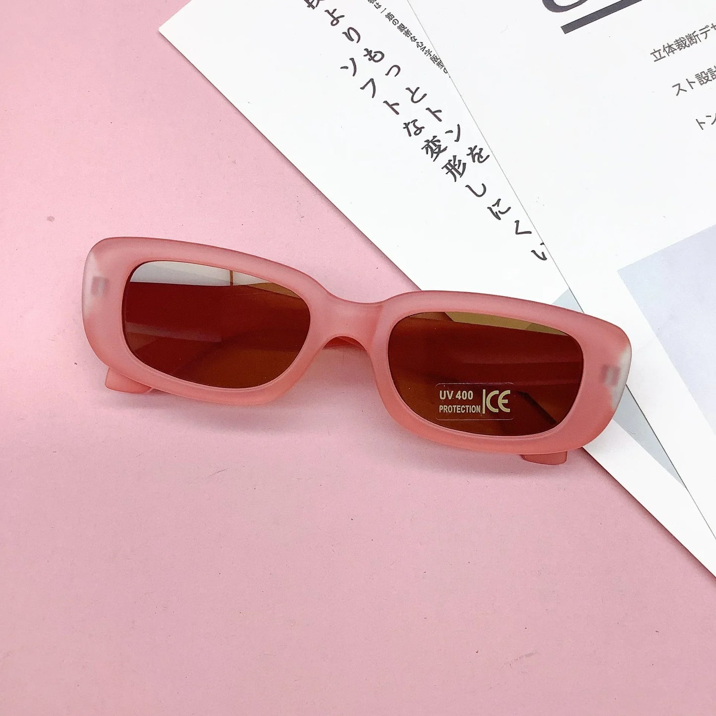 𝑉𝑖𝑛𝑡𝑎𝑔𝑒 𝐹𝑟𝑜𝑠𝑡𝑒𝑑 𝑅𝑒𝑐𝑡𝑎𝑛𝑔𝑙𝑒 𝑂𝑢𝑡𝑑𝑜𝑜𝑟 𝑆𝑢𝑛𝑔𝑙𝑎𝑠𝑠𝑒𝑠