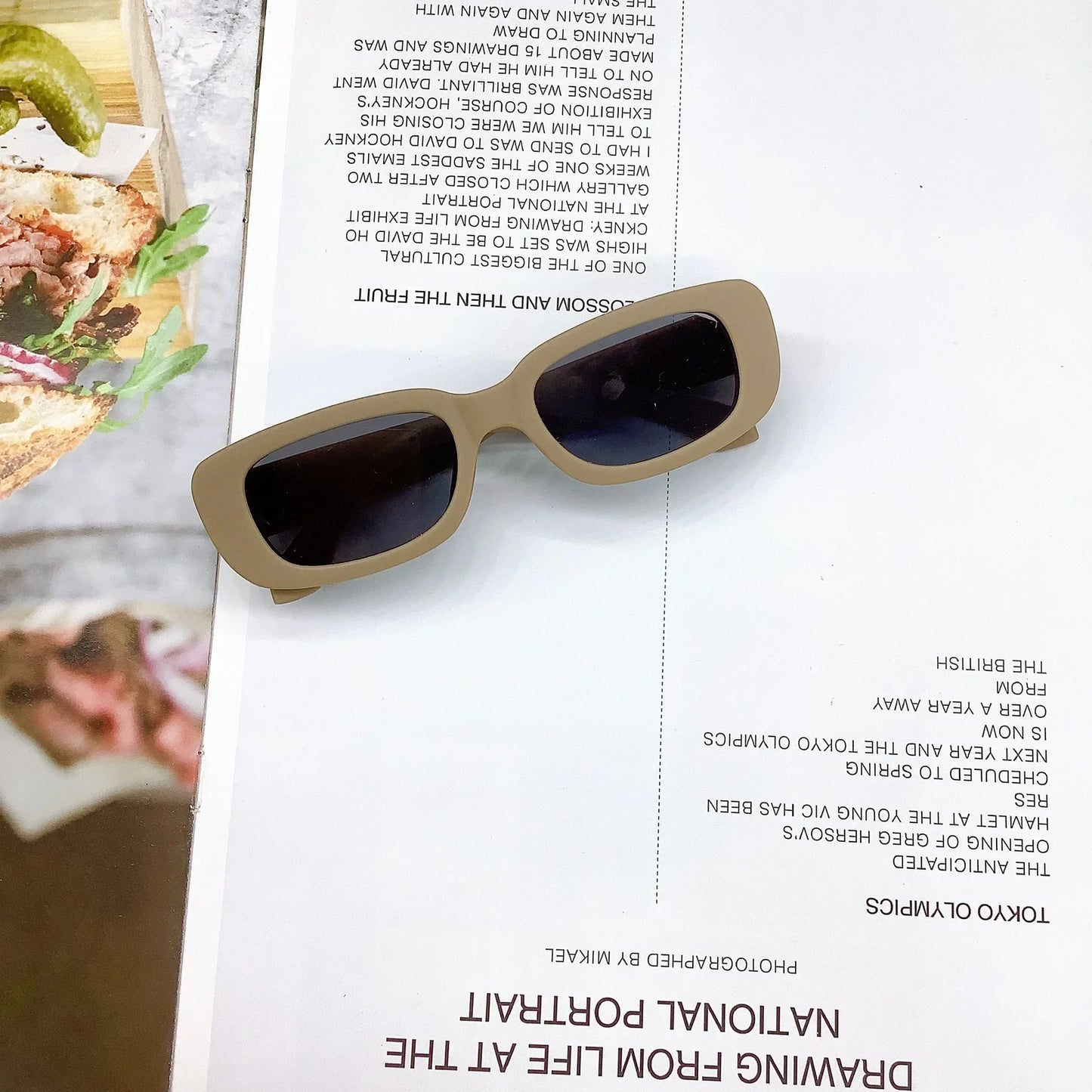 𝑉𝑖𝑛𝑡𝑎𝑔𝑒 𝐹𝑟𝑜𝑠𝑡𝑒𝑑 𝑅𝑒𝑐𝑡𝑎𝑛𝑔𝑙𝑒 𝑂𝑢𝑡𝑑𝑜𝑜𝑟 𝑆𝑢𝑛𝑔𝑙𝑎𝑠𝑠𝑒𝑠