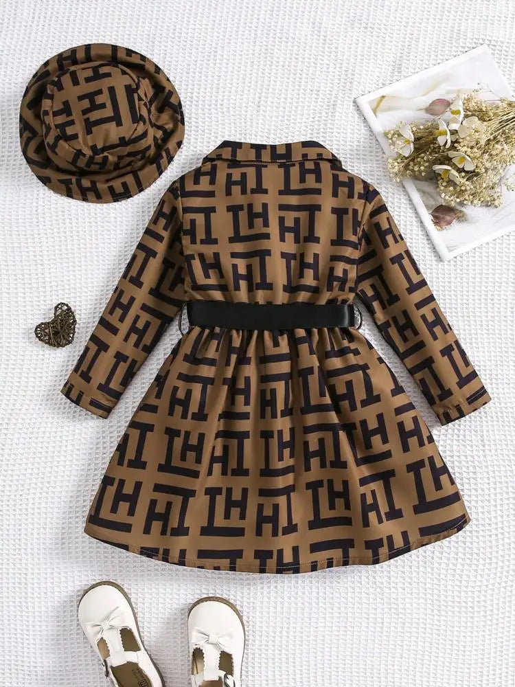 2 Pcs Kid Girls' Fashionable Set Autumn and Winter Geometric Pattern Lapel Long Sleeve  Belt Bow Dress and Hat Children's Suit