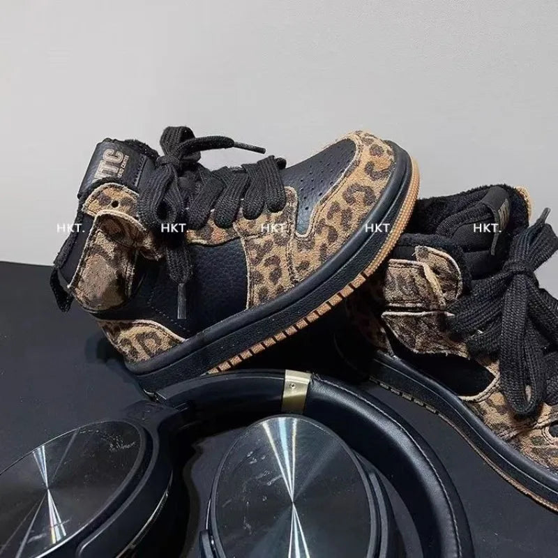 Boys and Girls High Top Board Shoes 2025 Autumn and Winter Children's Fleece Casual Sports Shoes, Girls' Fashionable Flat Shoes